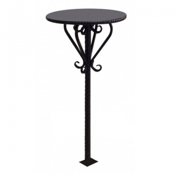 Стол с крученой ногой